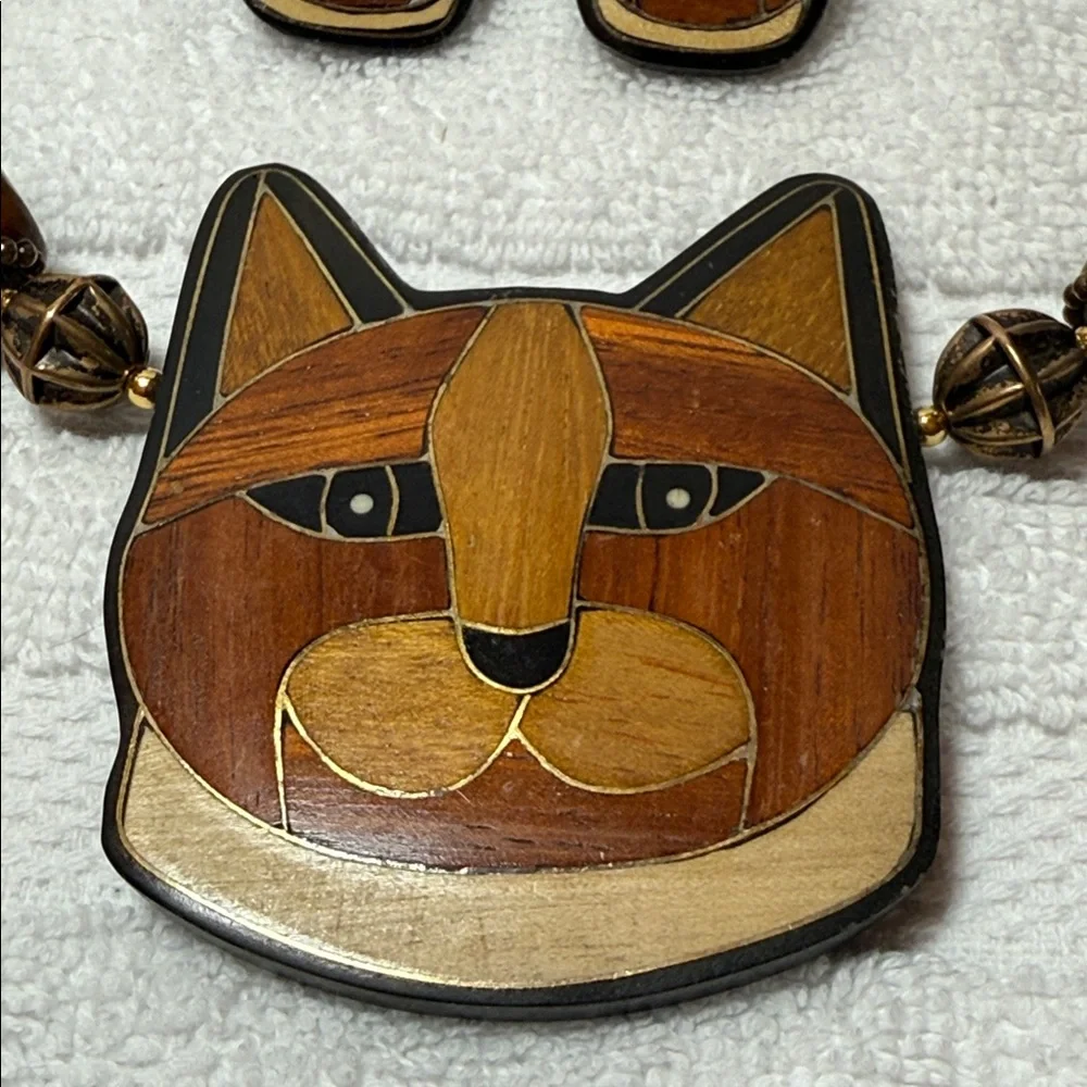 ⭐️Handcrafted Lee Sands Cat Necklace and Earrings Set - Brown and Tan.